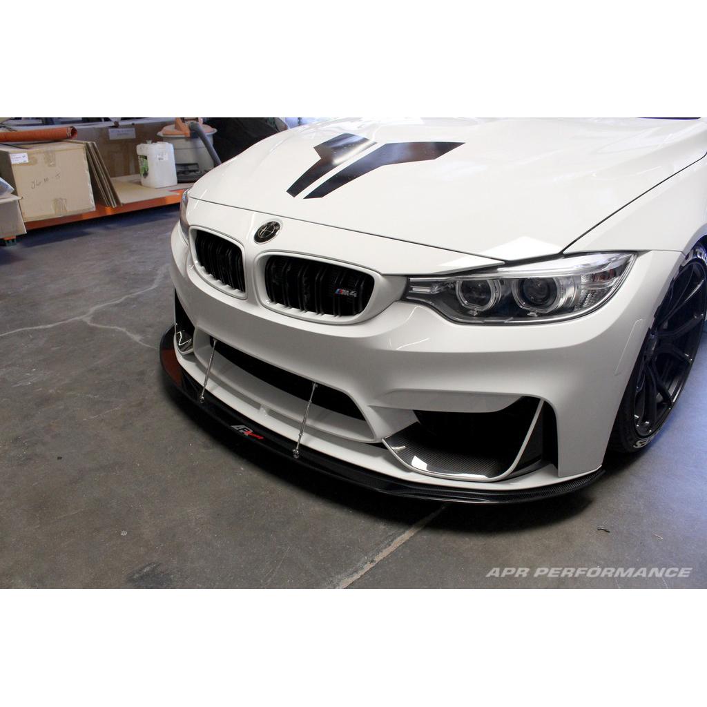 apr performance bmw m3 f80 and bmw m4 f82 carbon fiber wind splitter