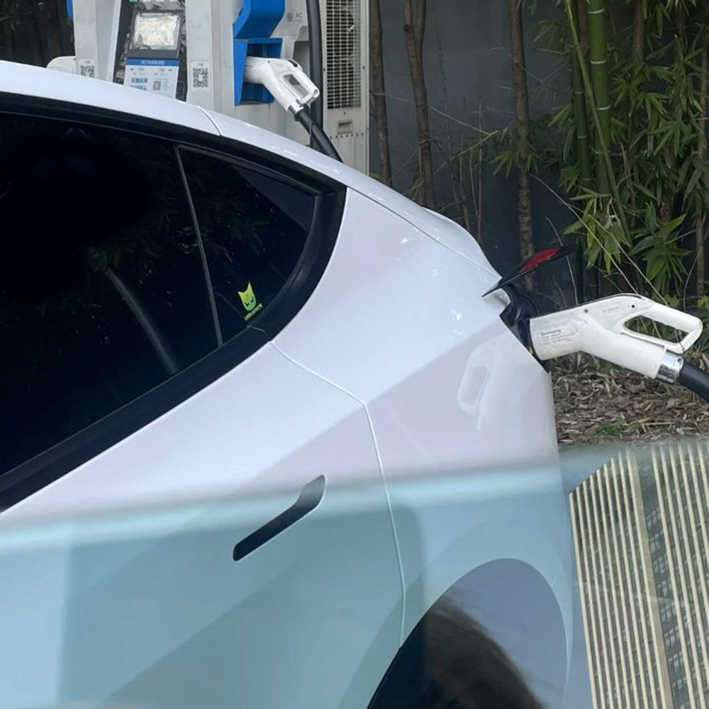 close up shot of gloss piano white car wrap