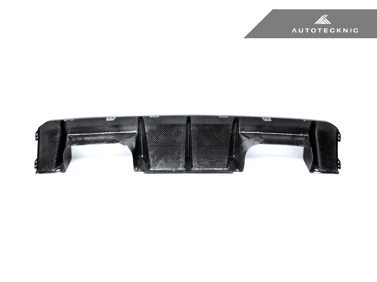 back side of the bmw m4 g82 carbon fiber rear performante diffuser by autotecknic
