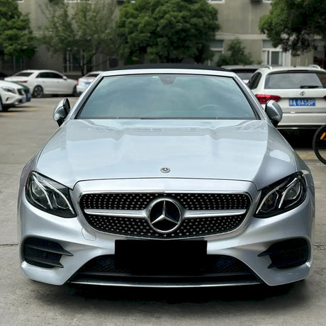 gloss silver car wrap installed on a vehicle