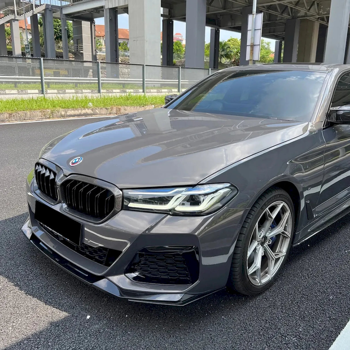 sports car wrapped in jasper gray car wrap