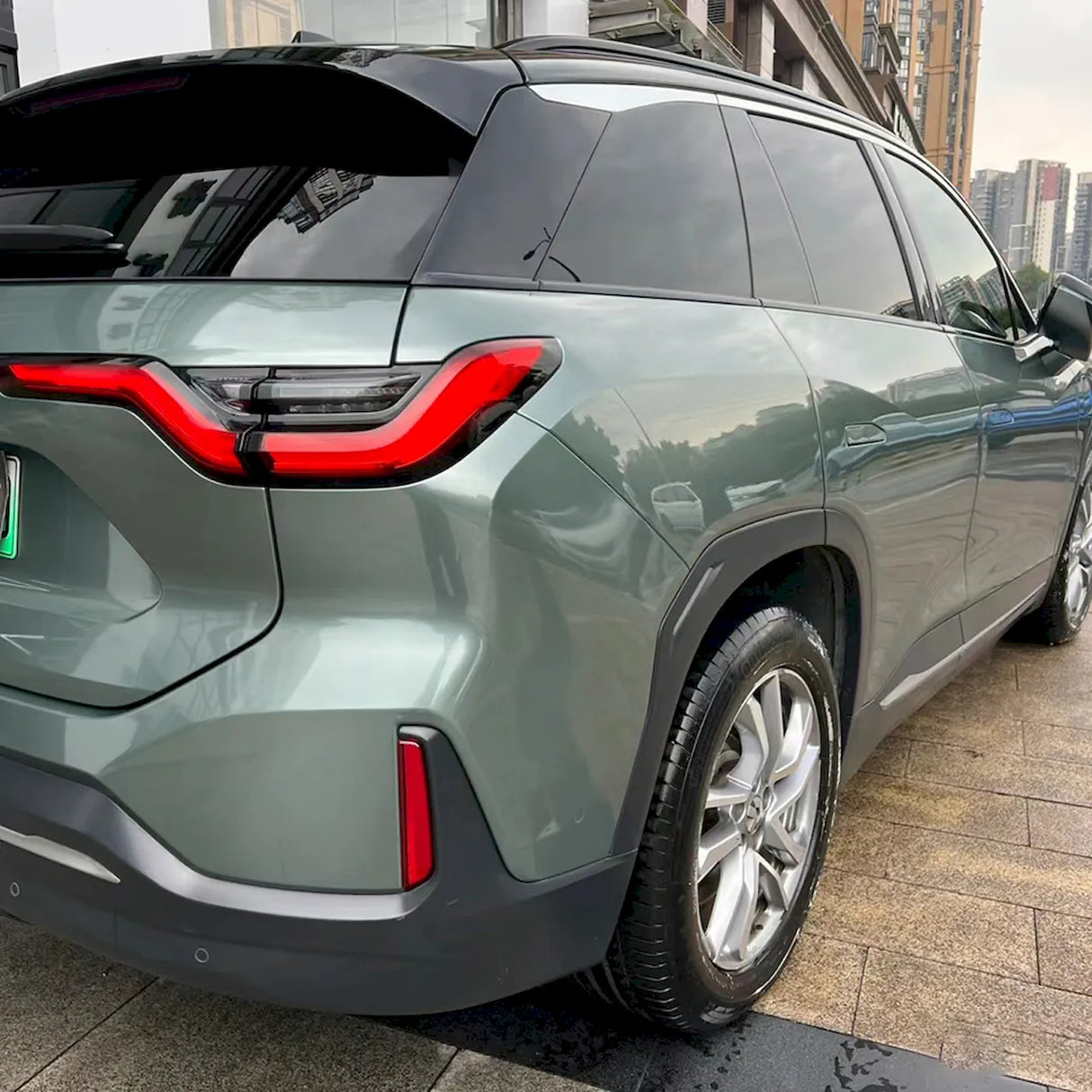 metallic aurora green gloss vinyl car wrap