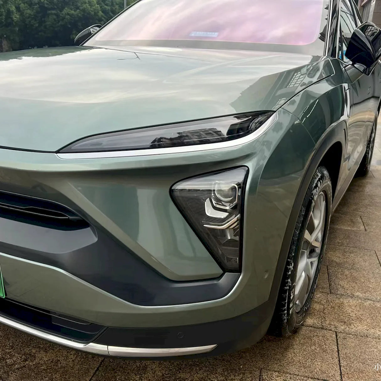 metallic aurora green vehicle vinyl wrap