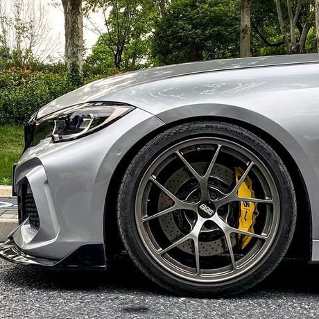uupu close shot of a sports car wrapped in metallic gt silver wrap