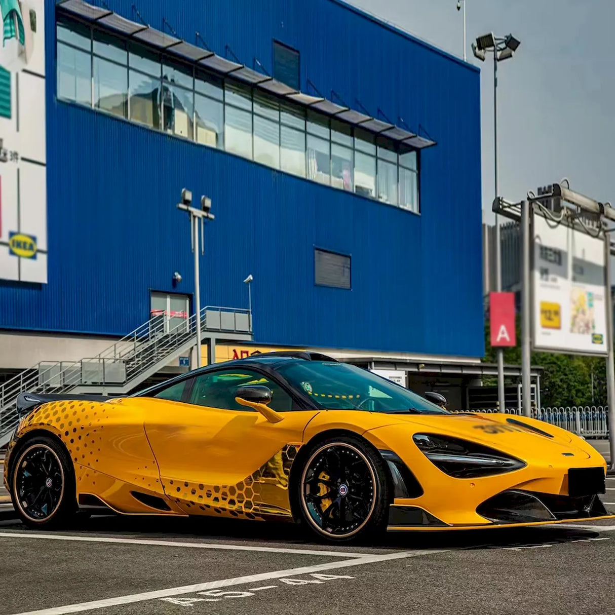 paint yellow car wrap